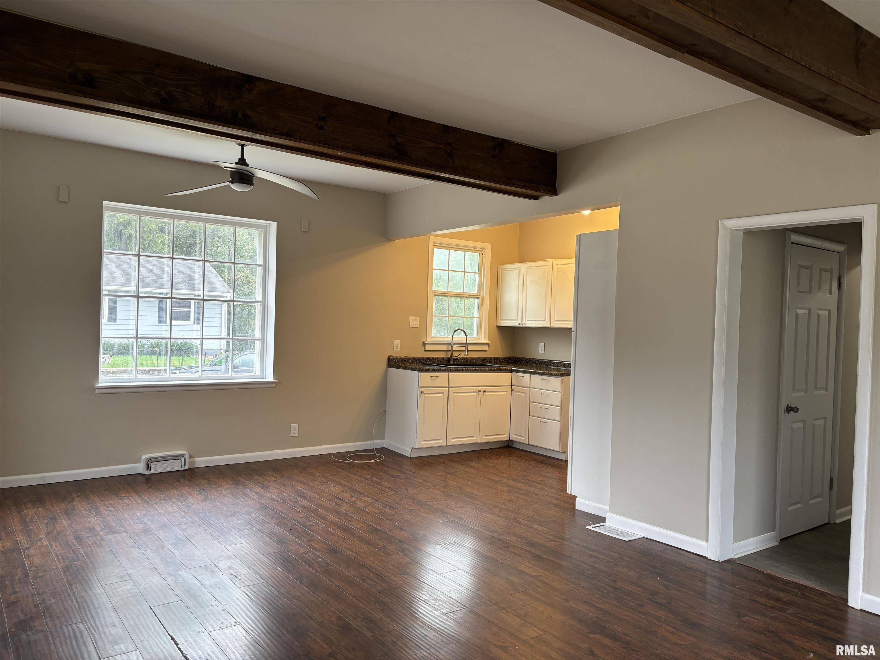 Moline, IL 61265-3330,3153 15TH AVE