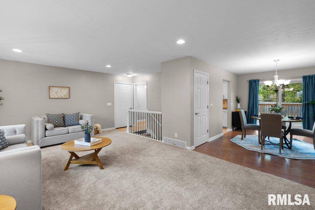 Davenport, IA 52804,2738 KELLING ST