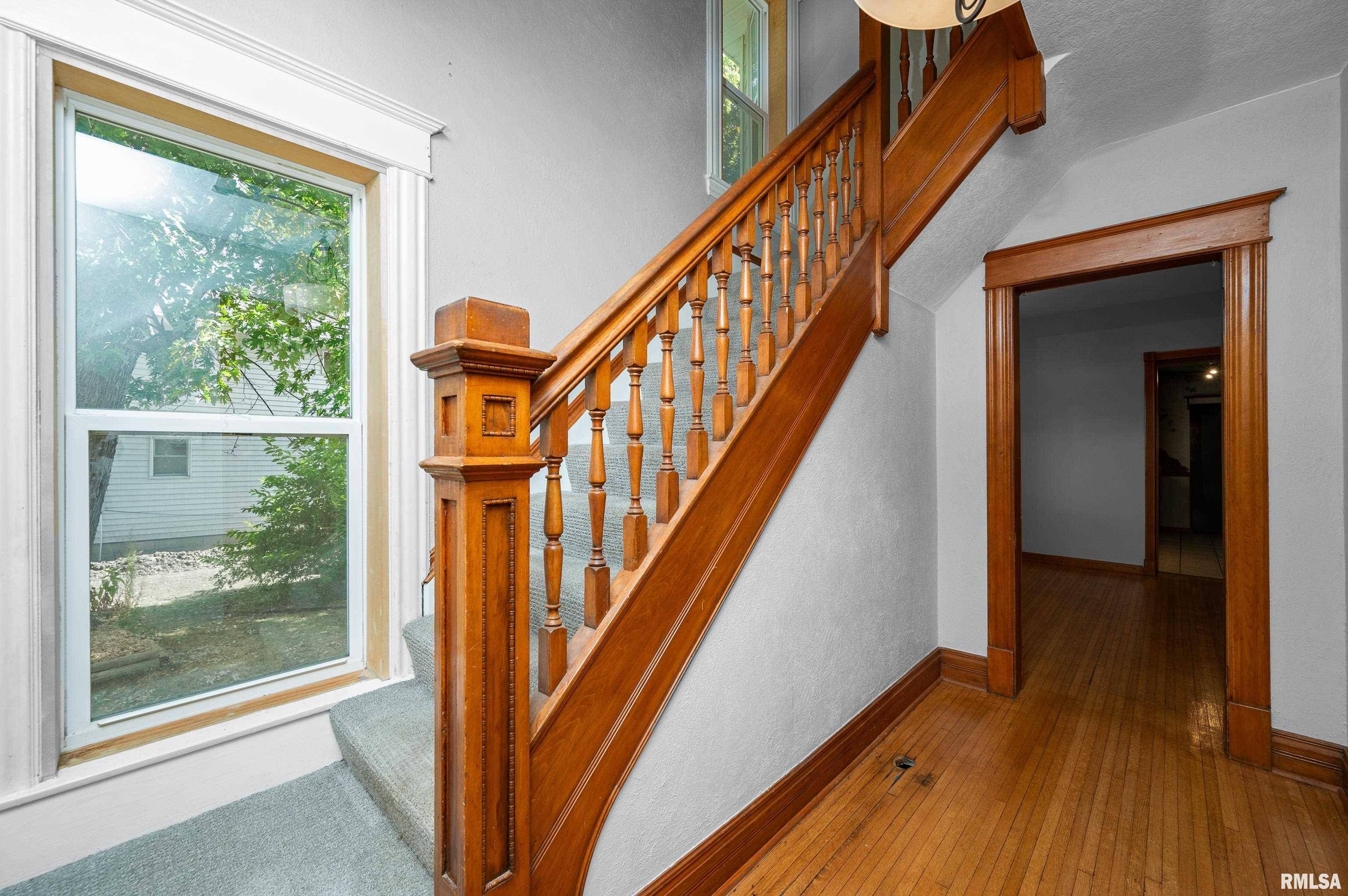 Kewanee, IL 61443,517 W 1ST ST