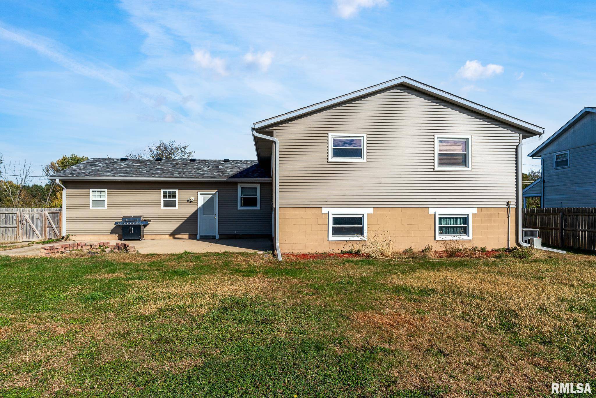 East Moline, IL 61244,4240 4TH AVE