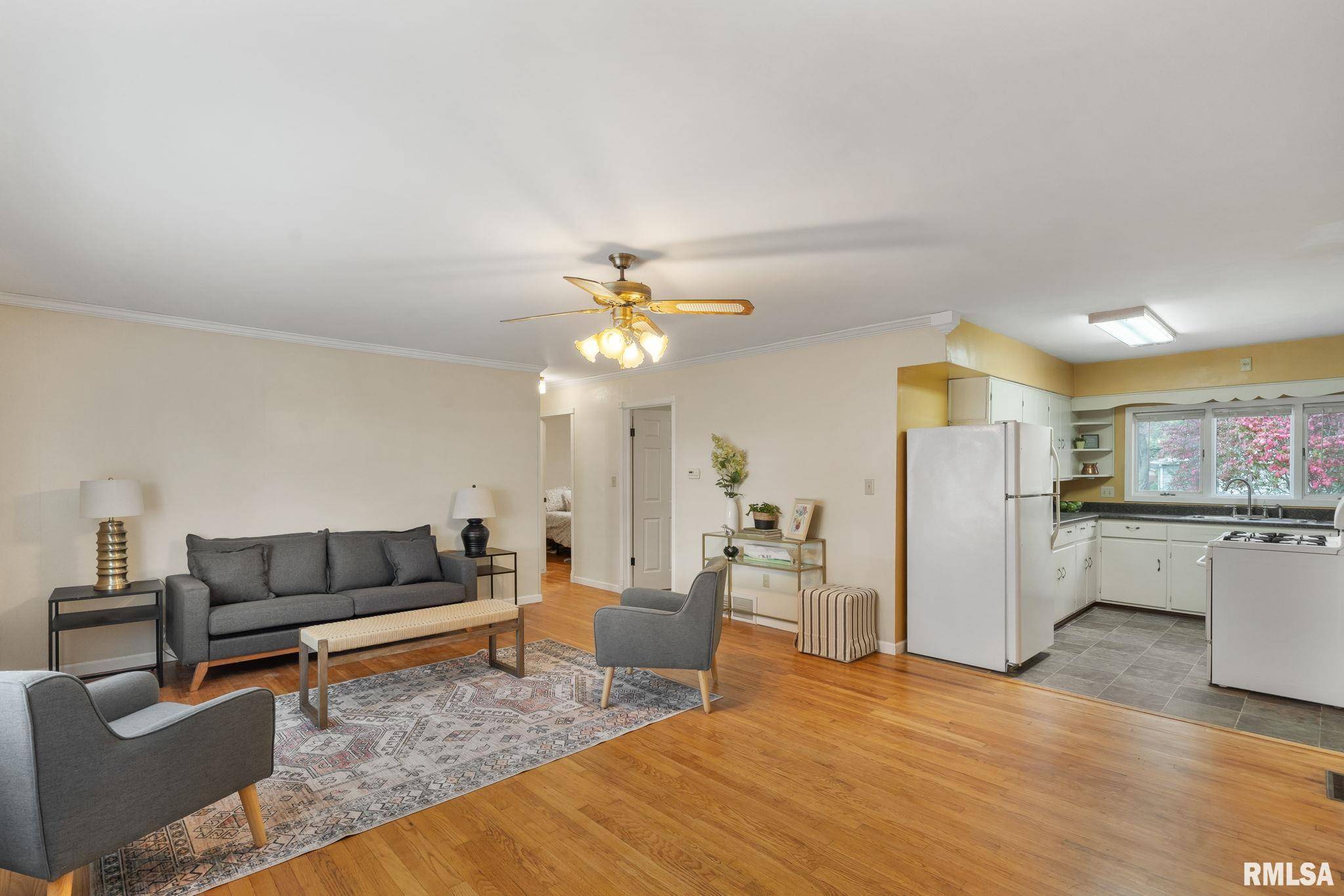 East Moline, IL 61244,533 29TH AVE