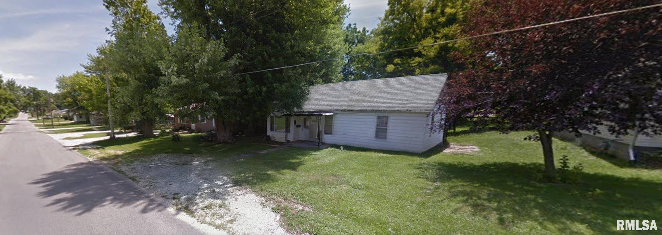 Pittsfield, IL 62363,927 W PERRY ST