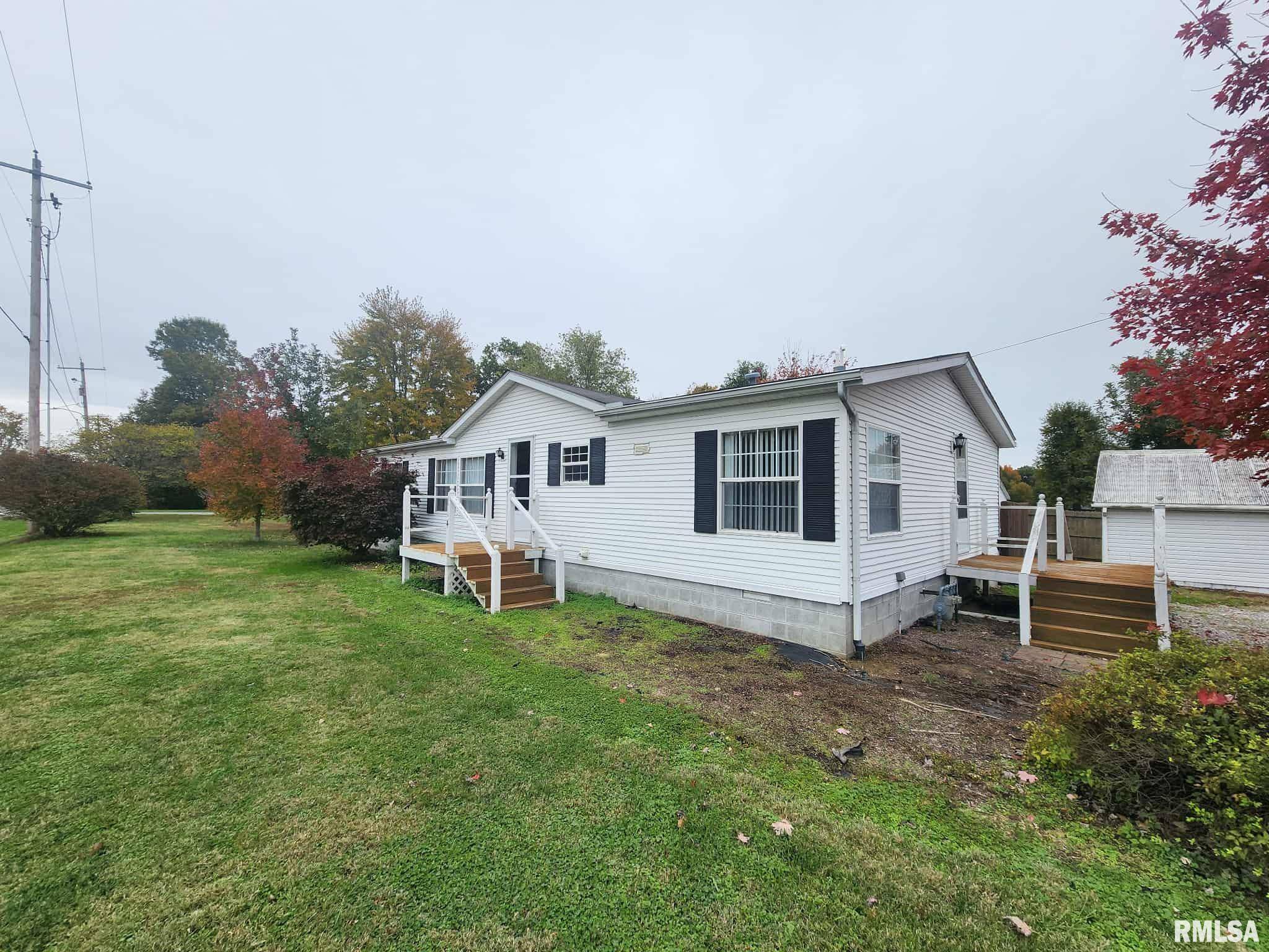 Ewing, IL 62836,114 E MAIN ST