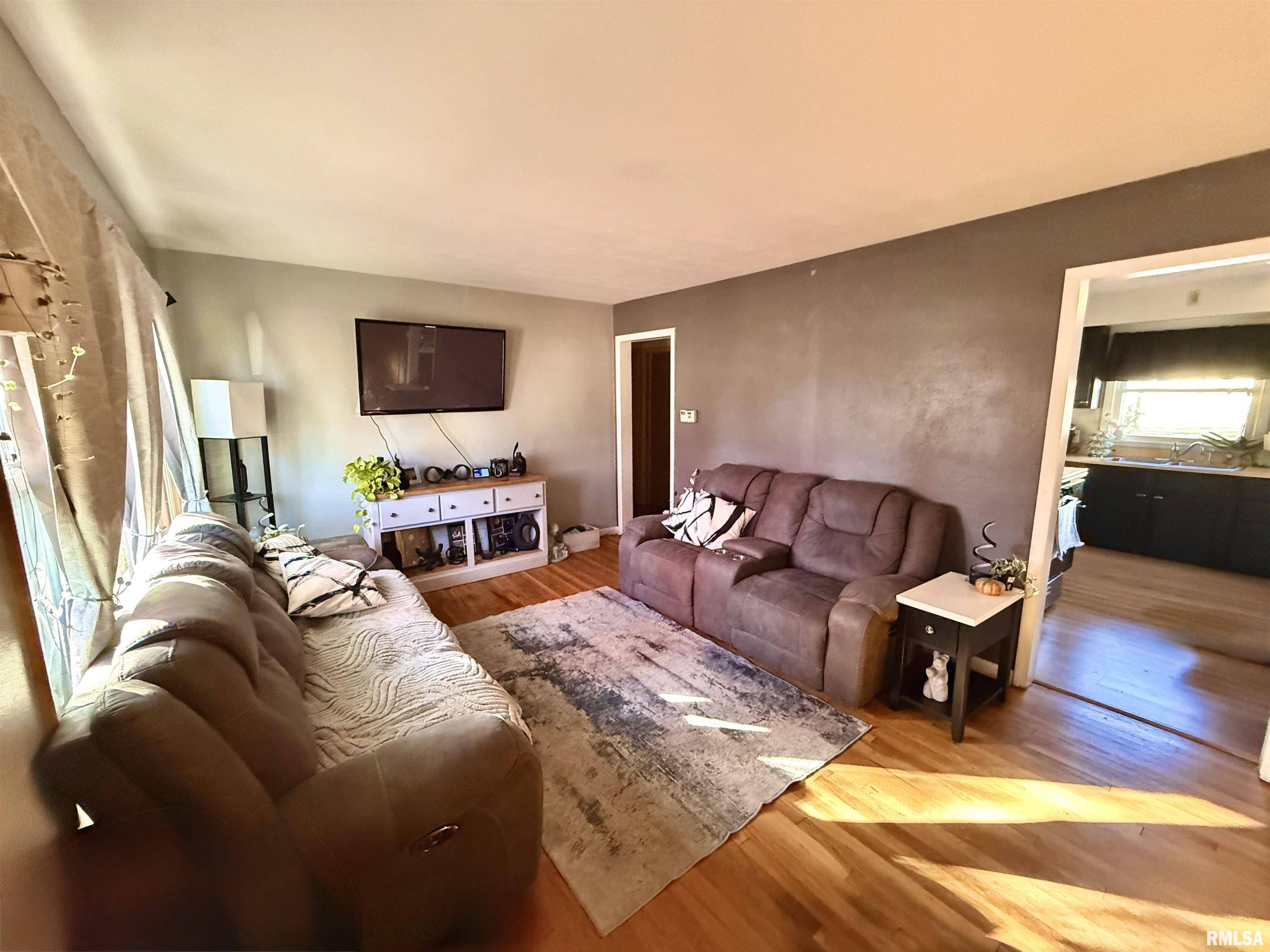 Colona, IL 61241,113 E 7TH Avenue A