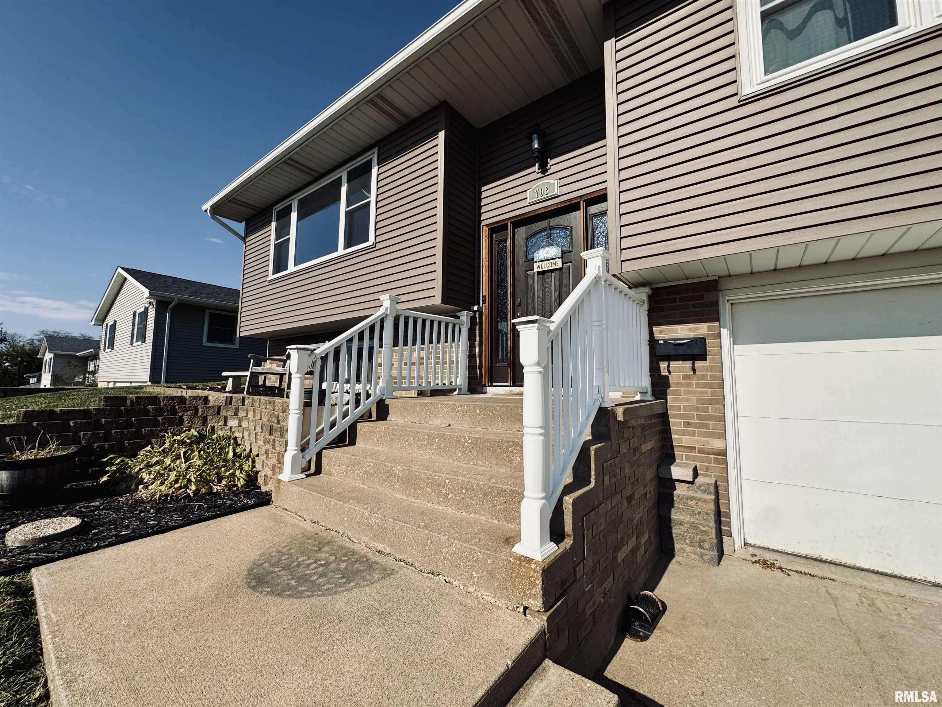 Clinton, IA 52732,708 TOWER RD