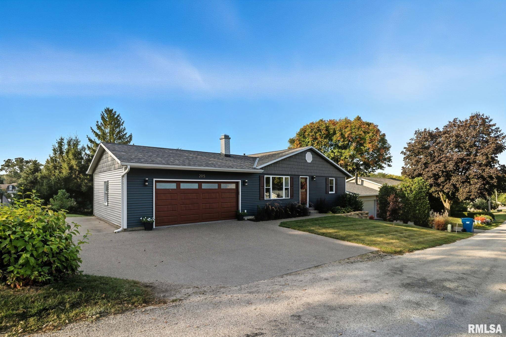 Long Grove, IA 52756,205 W OAK ST