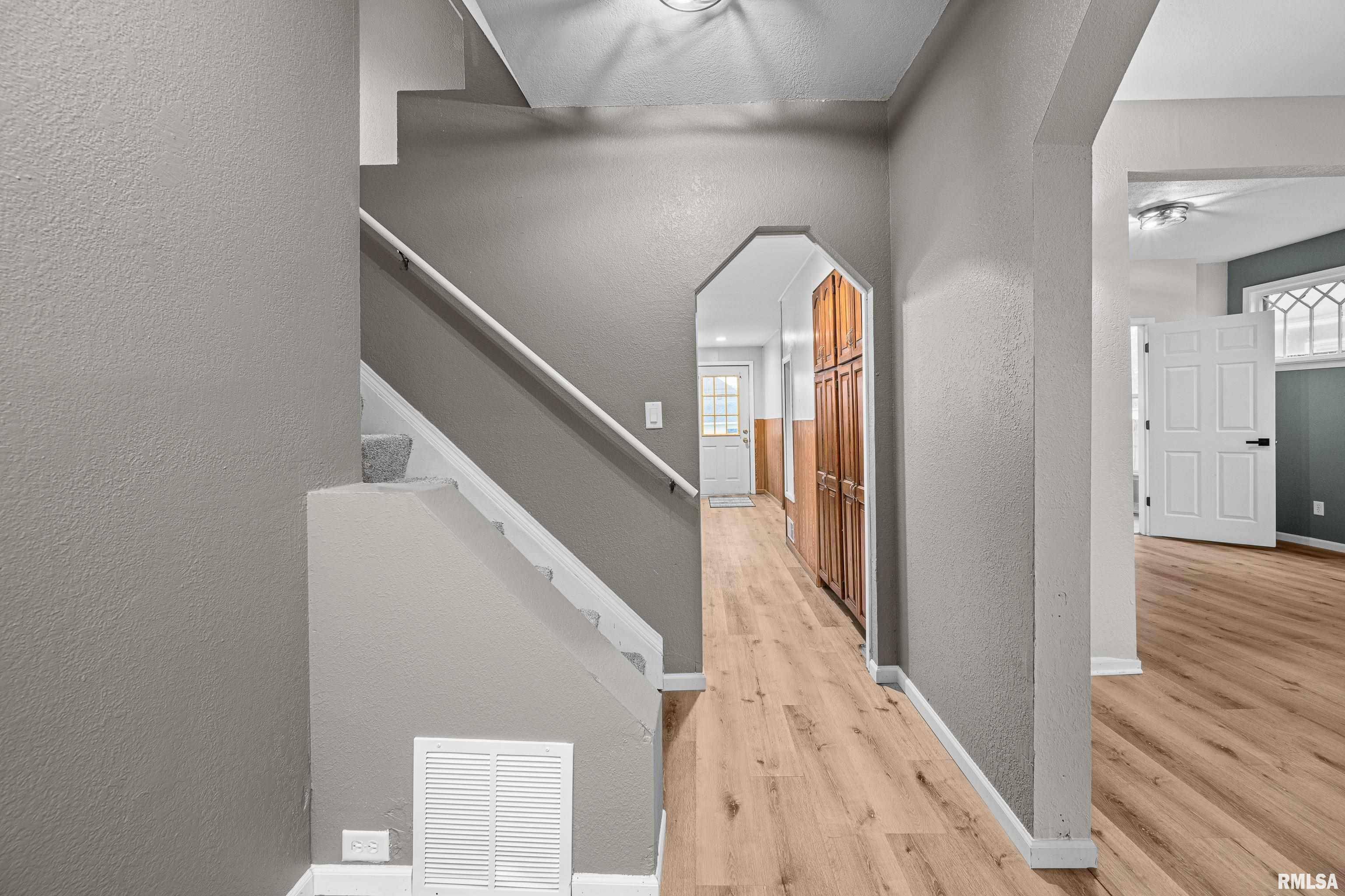 Davenport, IA 52804,734 W 17TH ST