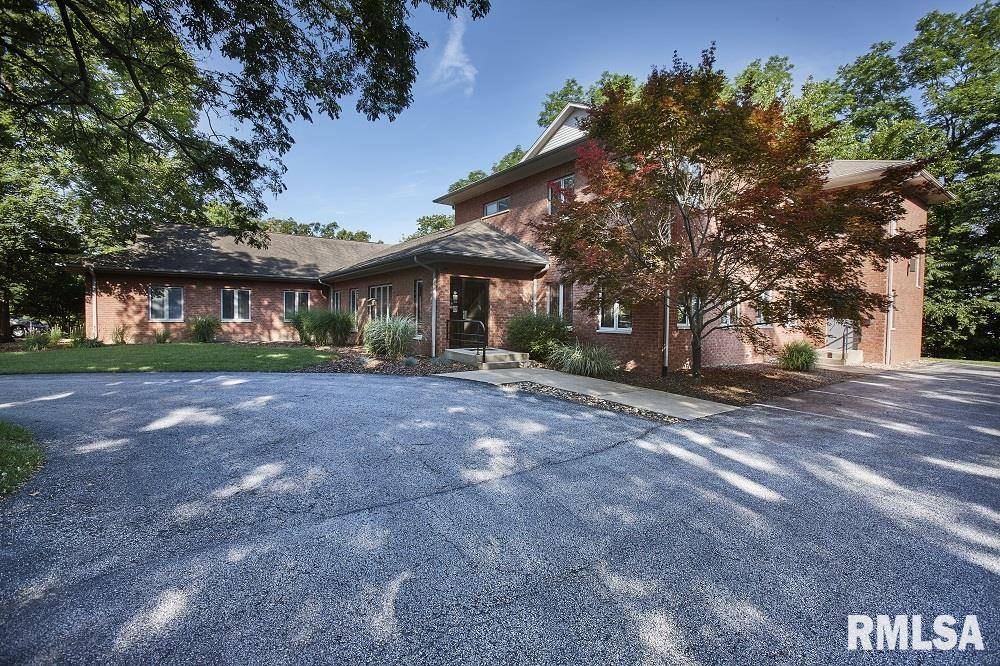 Moline, IL 61265,824 17TH ST