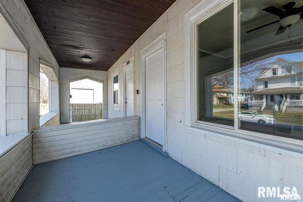 Davenport, IA 52803,2209 - 2211 FARNAM ST