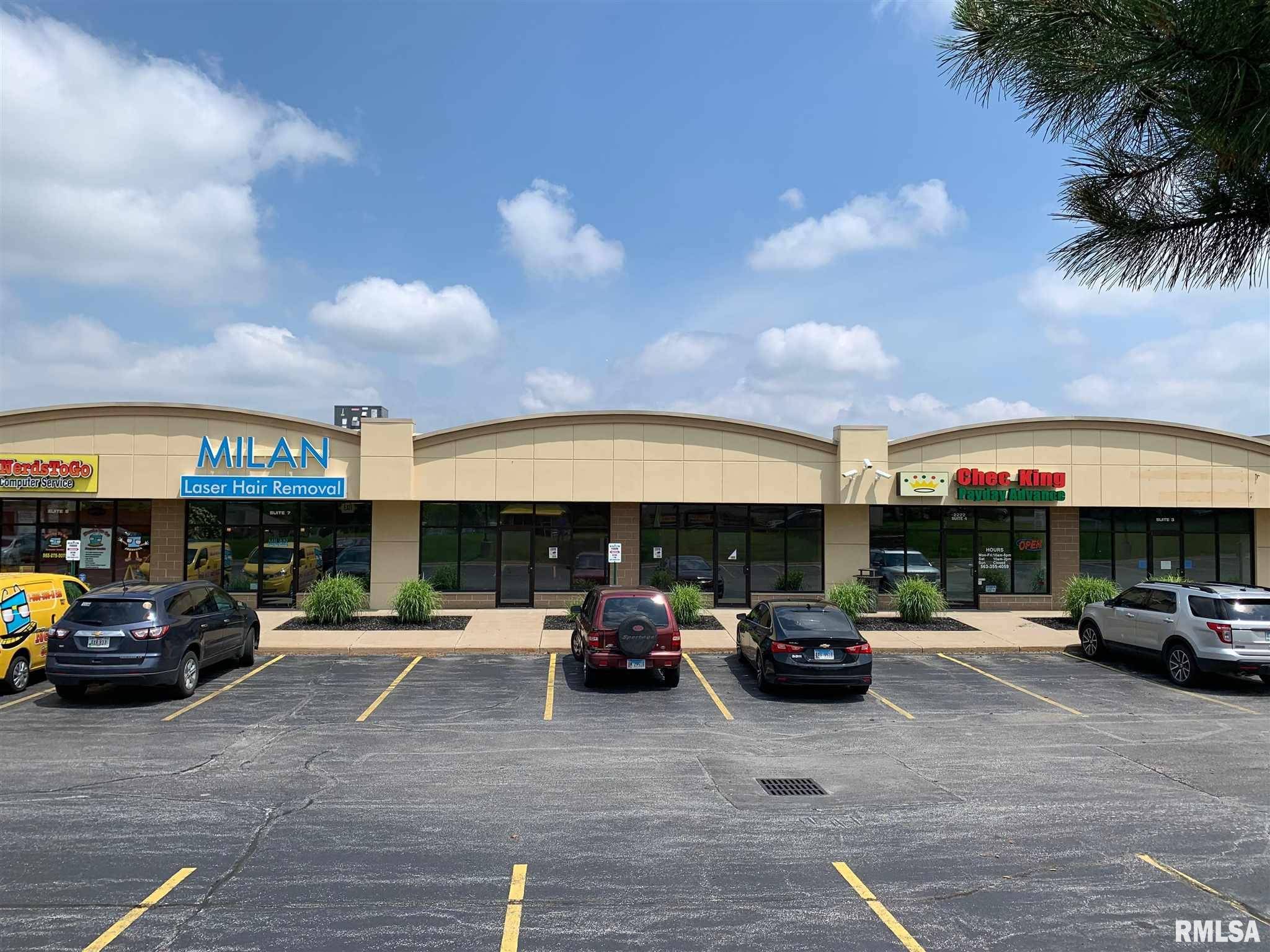 Davenport, IA 52807,2222 E 53RD ST #8