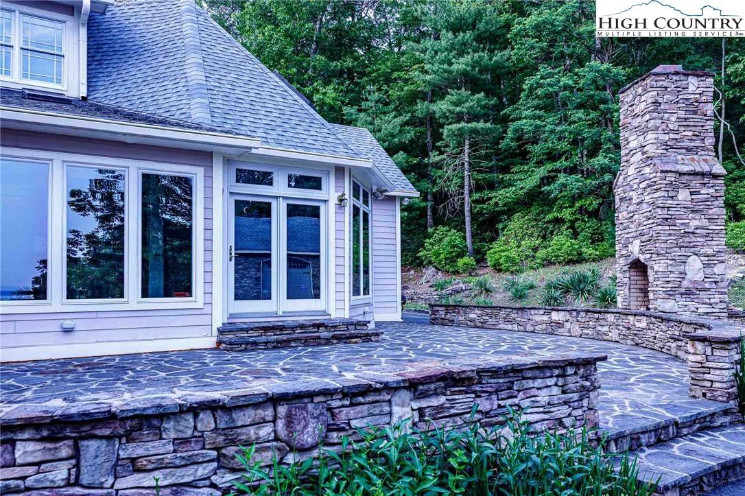 Deep Gap, NC 28618,191 Deer Oaks RD