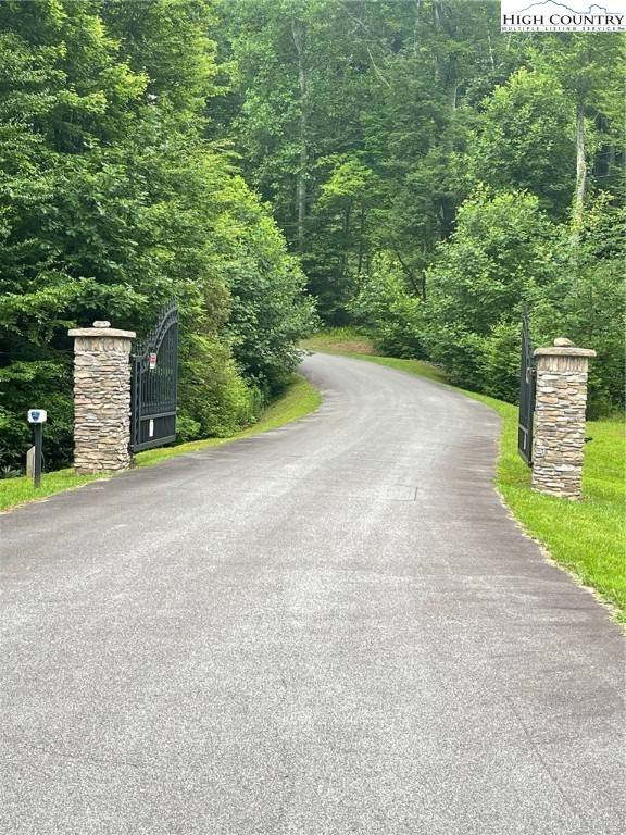 Boone, NC 28607,14 Jackson Ridge RD