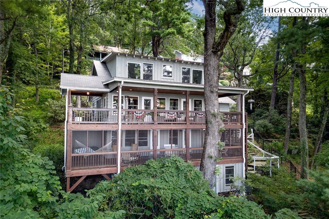 Blowing Rock, NC 28605,270 Buxton ST