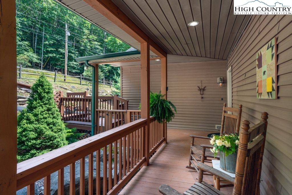 Beech Mountain, NC 28604,106 Hawthorne RD
