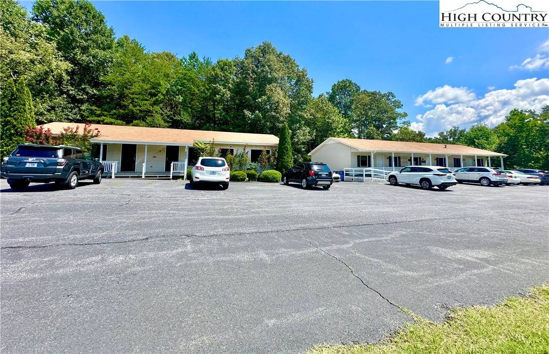 Granite Falls, NC 28630,4092 Hickory BLVD