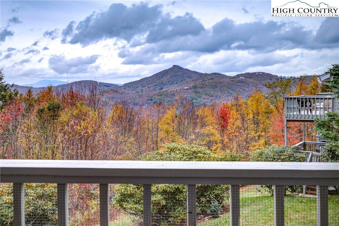 Sugar Mountain, NC 28604,367 Skyleaf DR #D-8