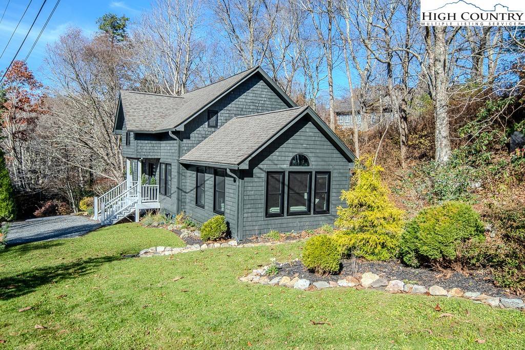 Blowing Rock, NC 28605,186 Country Club LN