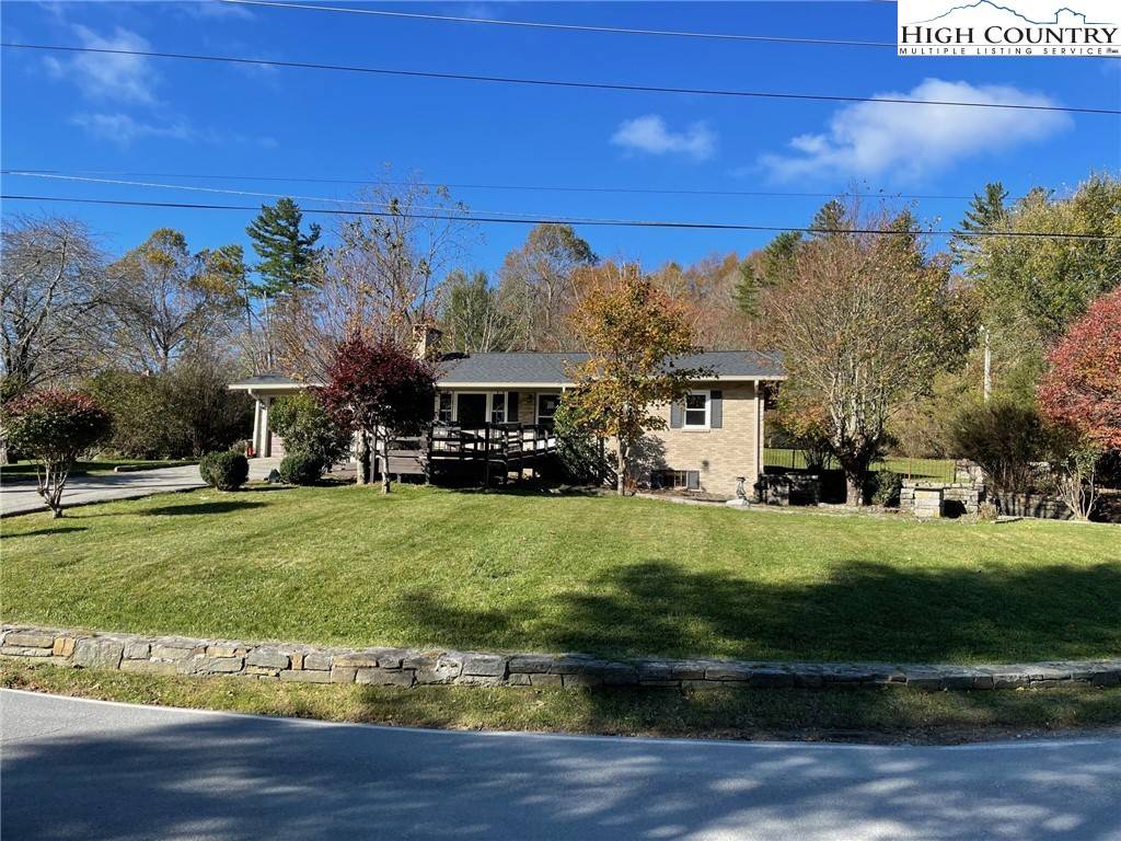 Blowing Rock, NC 28605,776 Possum Hollow RD