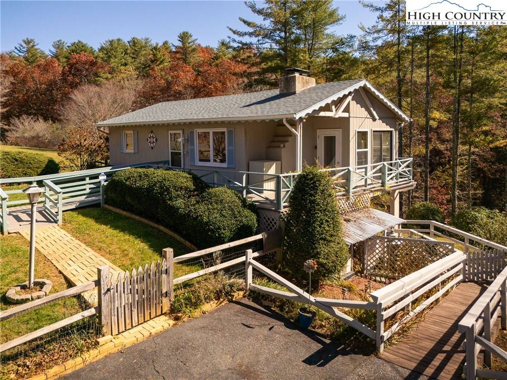 West Jefferson, NC 28694,181 Forest Lake LN