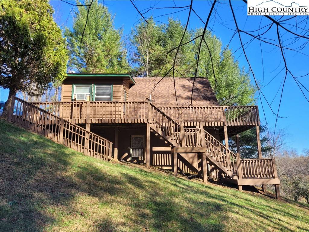 Grassy Creek, NC 28631,464 Lucky Hill RD