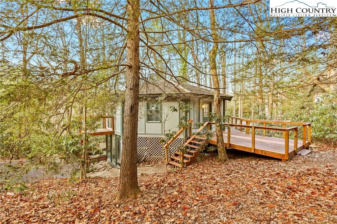Boone, NC 28607,129 Laurel