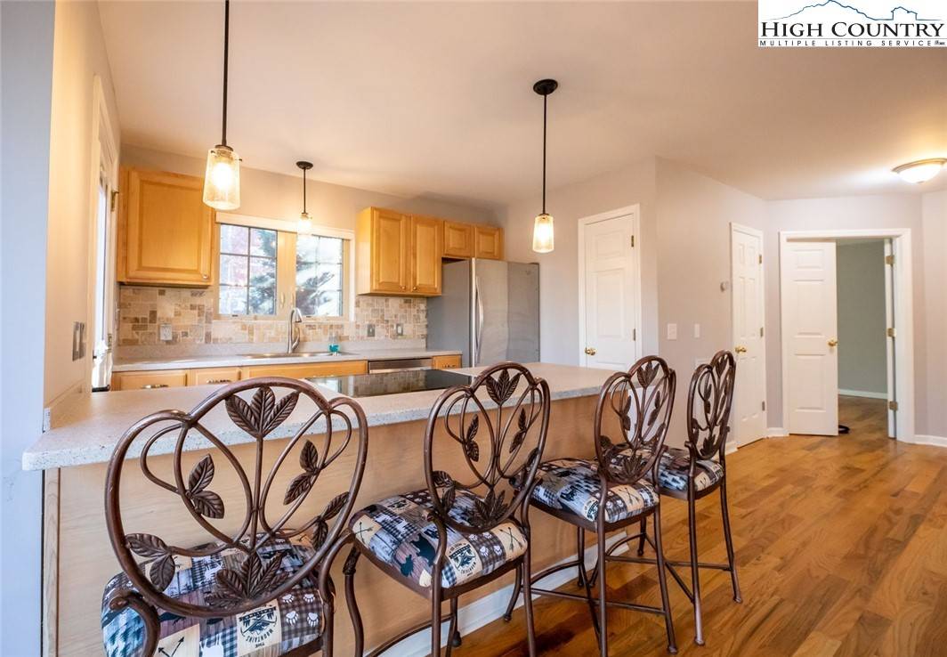 Crumpler, NC 28617,343 Walnut Hills CIR