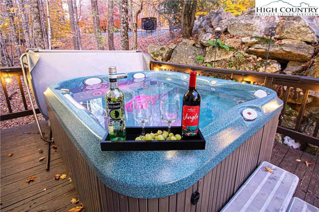 Beech Mountain, NC 28604,151 Pond Creek RD
