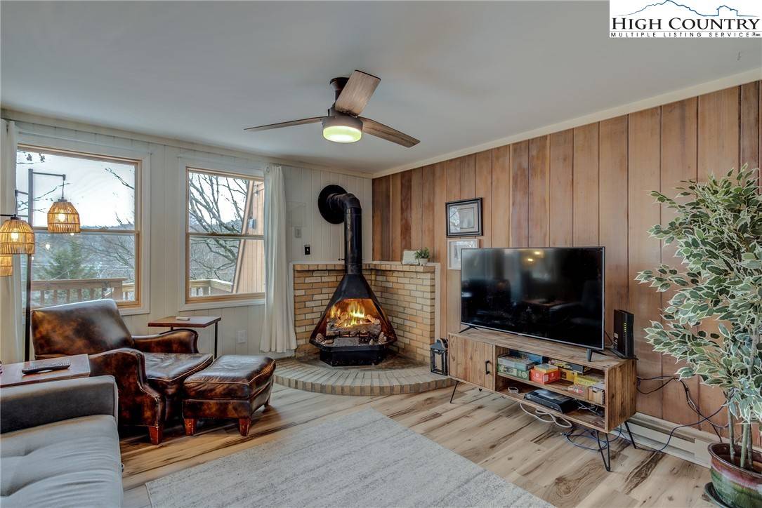 Beech Mountain, NC 28604,220 Charter Hills RD #B4