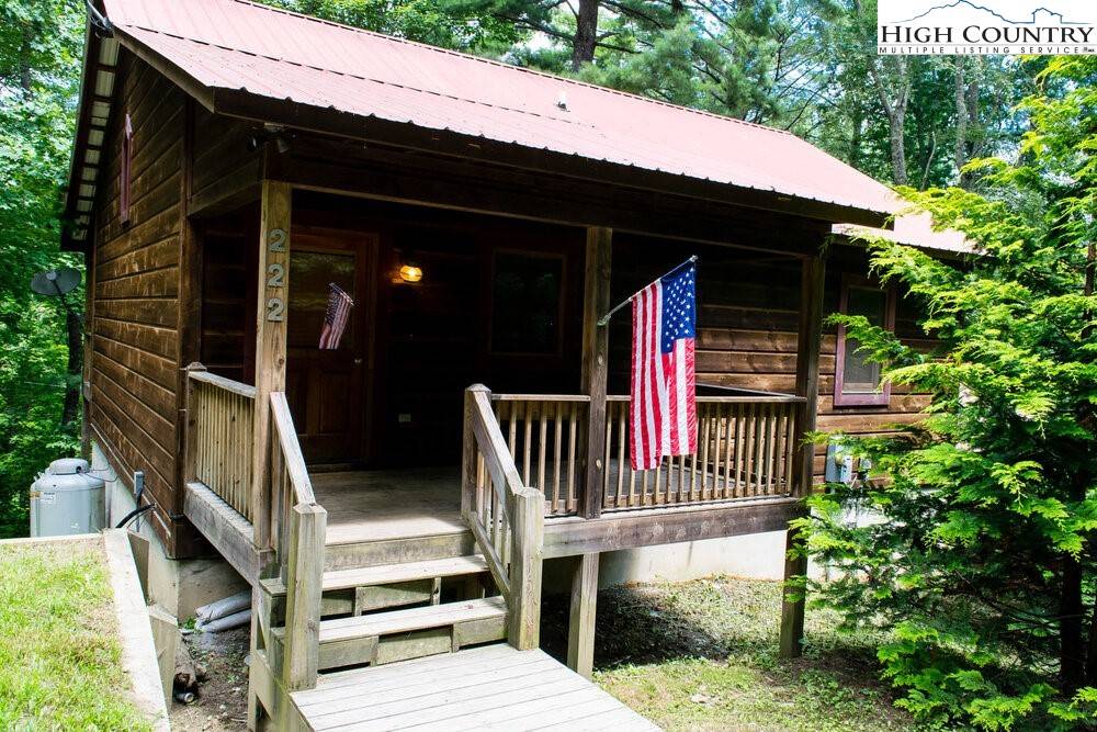 Boone, NC 28607,222 Red Feather TRL