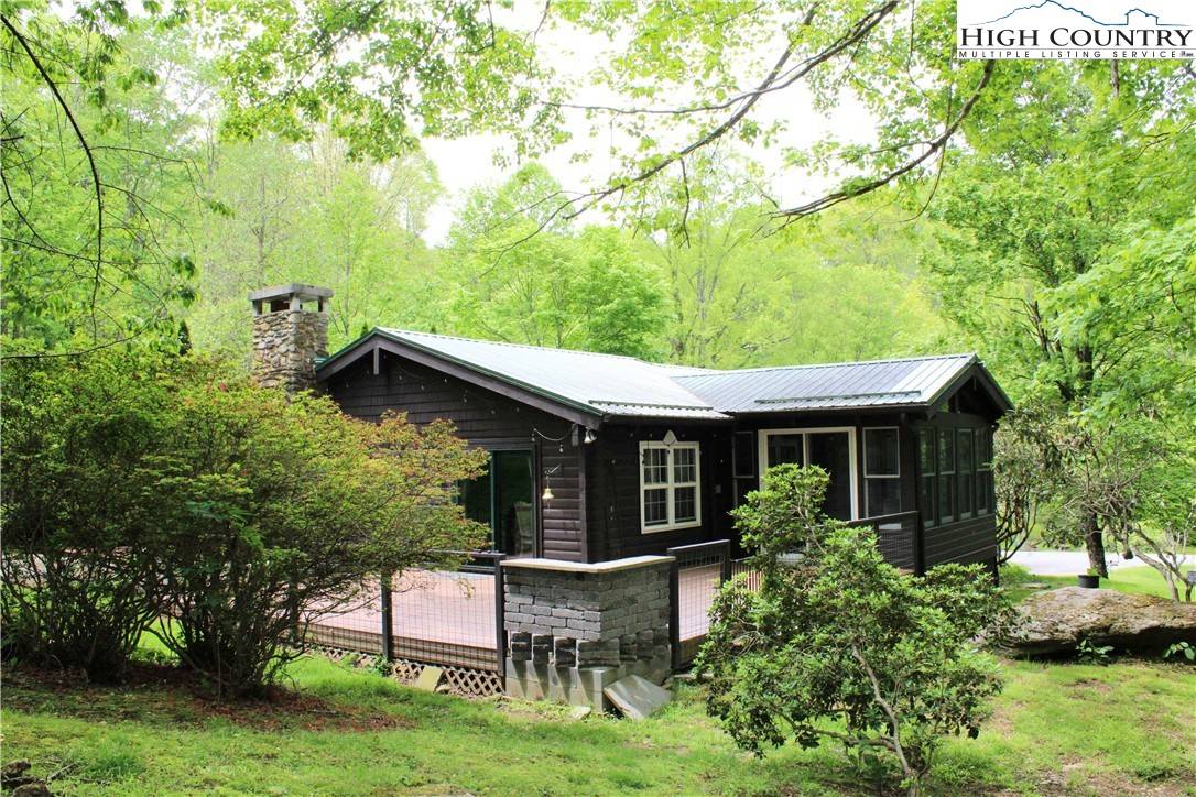Boone, NC 28607,523 Schaffer RD