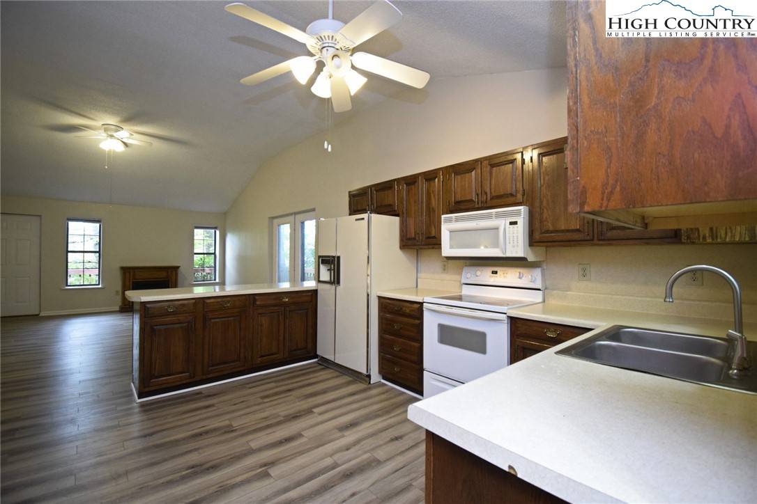 Newland, NC 28657,127 Elderberry LOOP