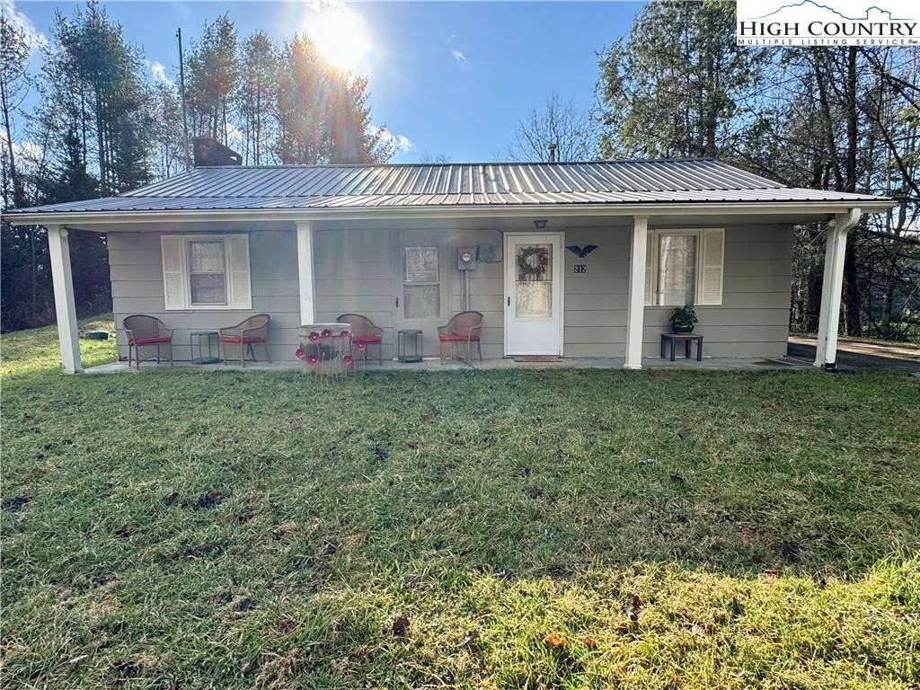 Vilas, NC 28692,212 Summit ST