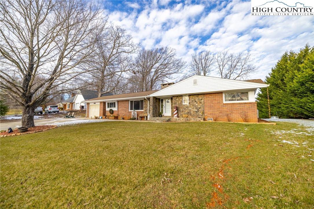 Sparta, NC 28675,144 Collins RD