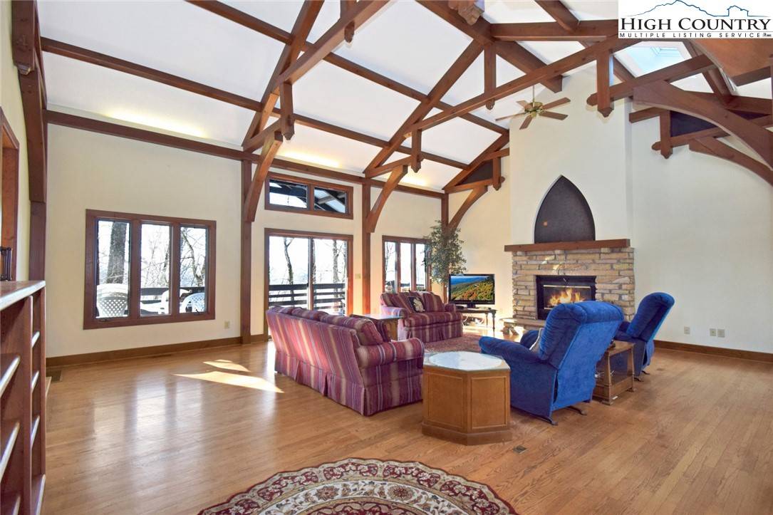 Newland, NC 28657,138 Balsam LN