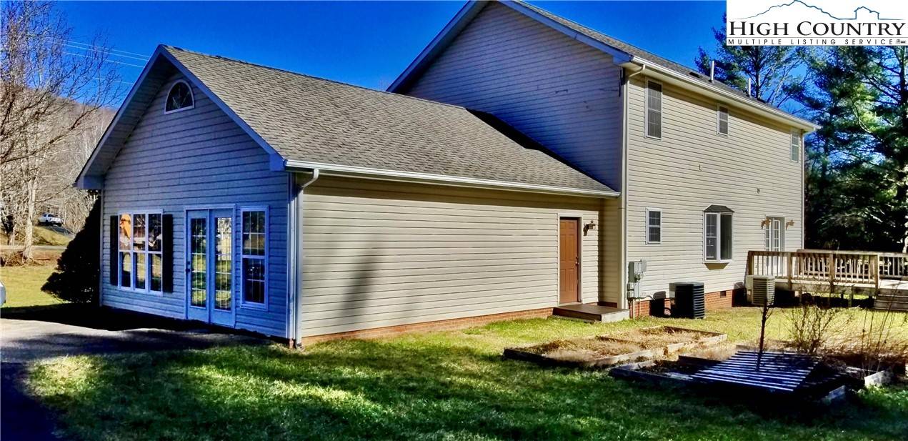 West Jefferson, NC 28694,1371 West Bufalo Rd HWY