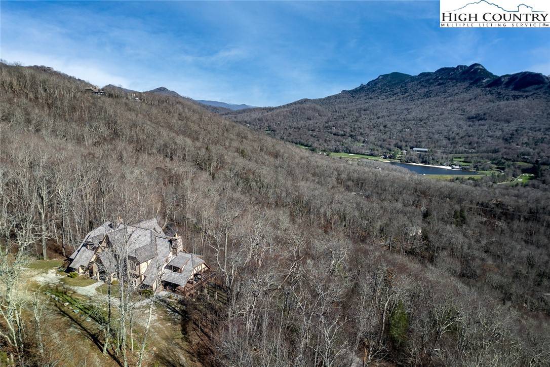 Linville, NC 28646,628 Rock Ledge