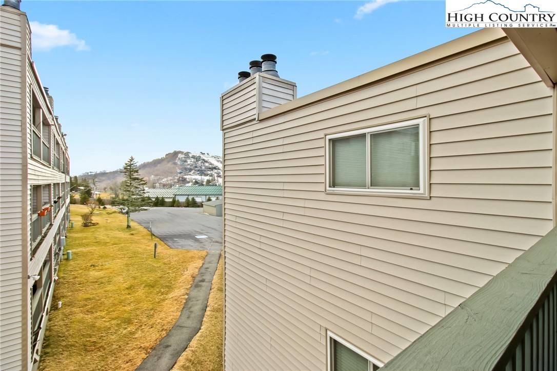 Beech Mountain, NC 28604,301 Pinnacle Inn RD #3301
