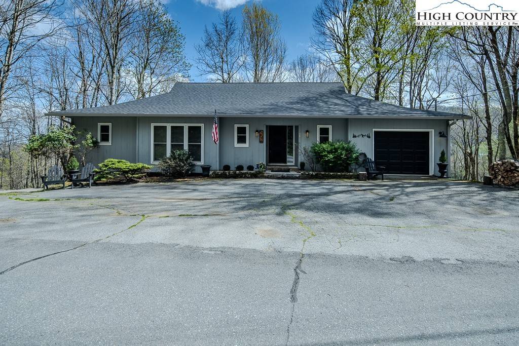 Seven Devils, NC 28604,202 Cliffside LN
