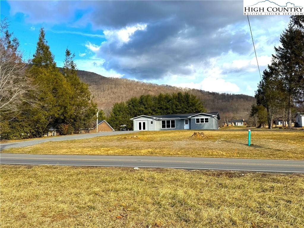 West Jefferson, NC 28694,1129 Mount Jefferson RD