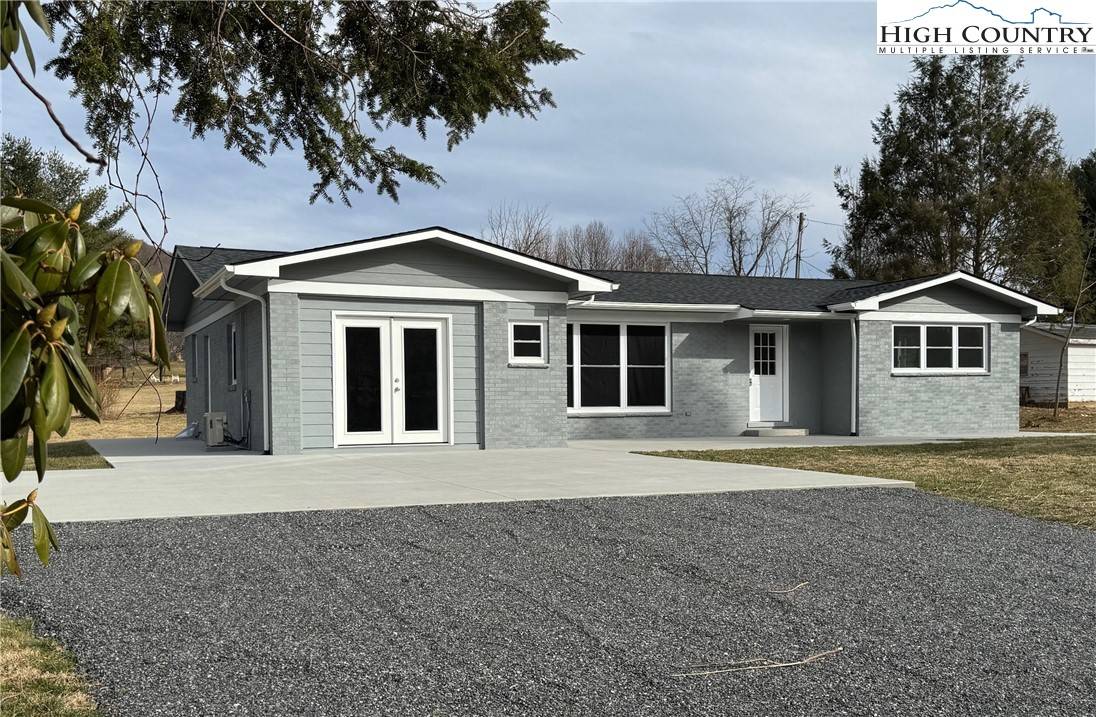 West Jefferson, NC 28694,1129 Mount Jefferson RD