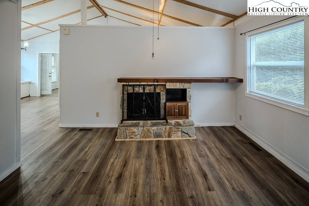 Newland, NC 28657,261 Black Pine RD