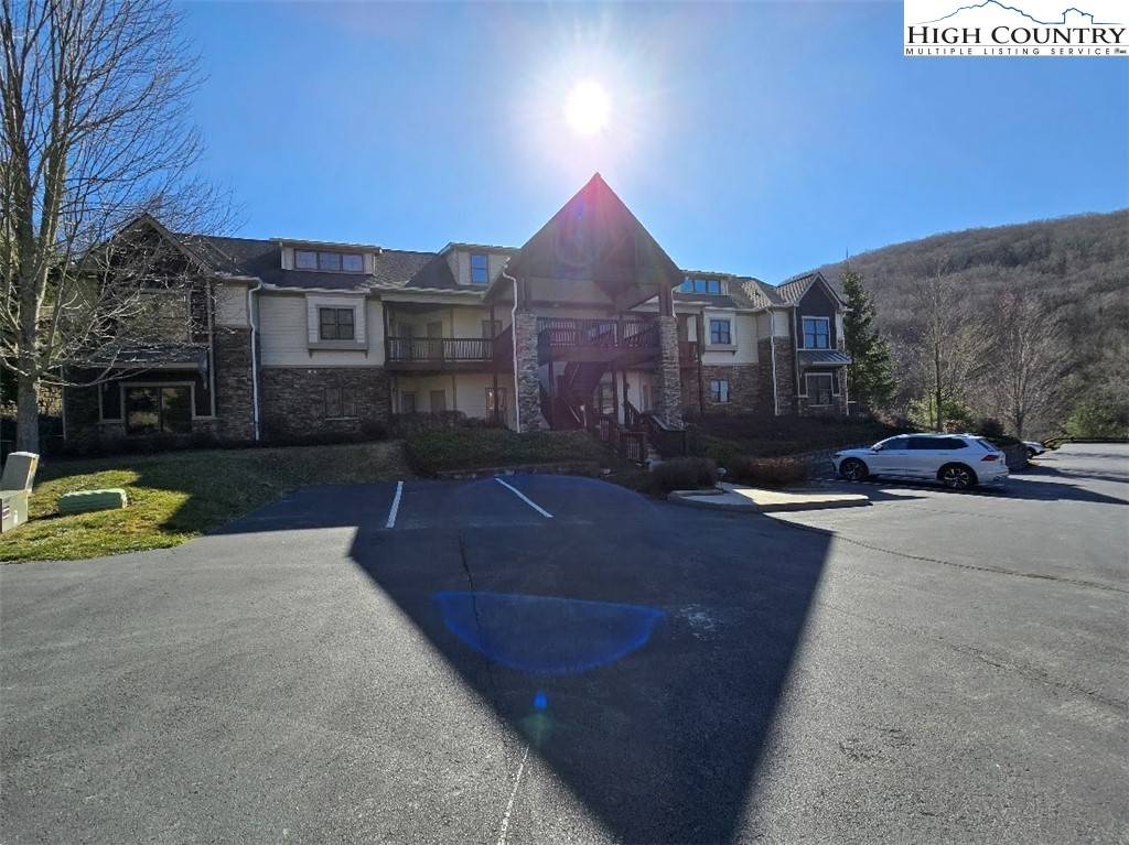 Banner Elk, NC 28604,135 Wapiti WAY #F