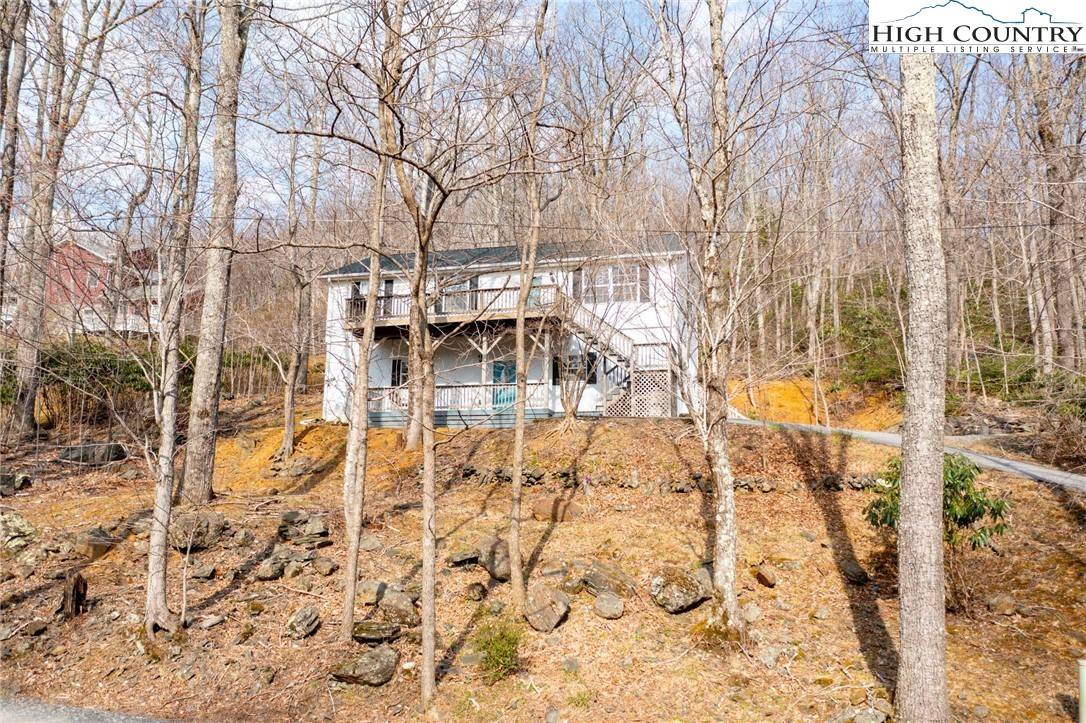 West Jefferson, NC 28694,180 Gray Stone DR