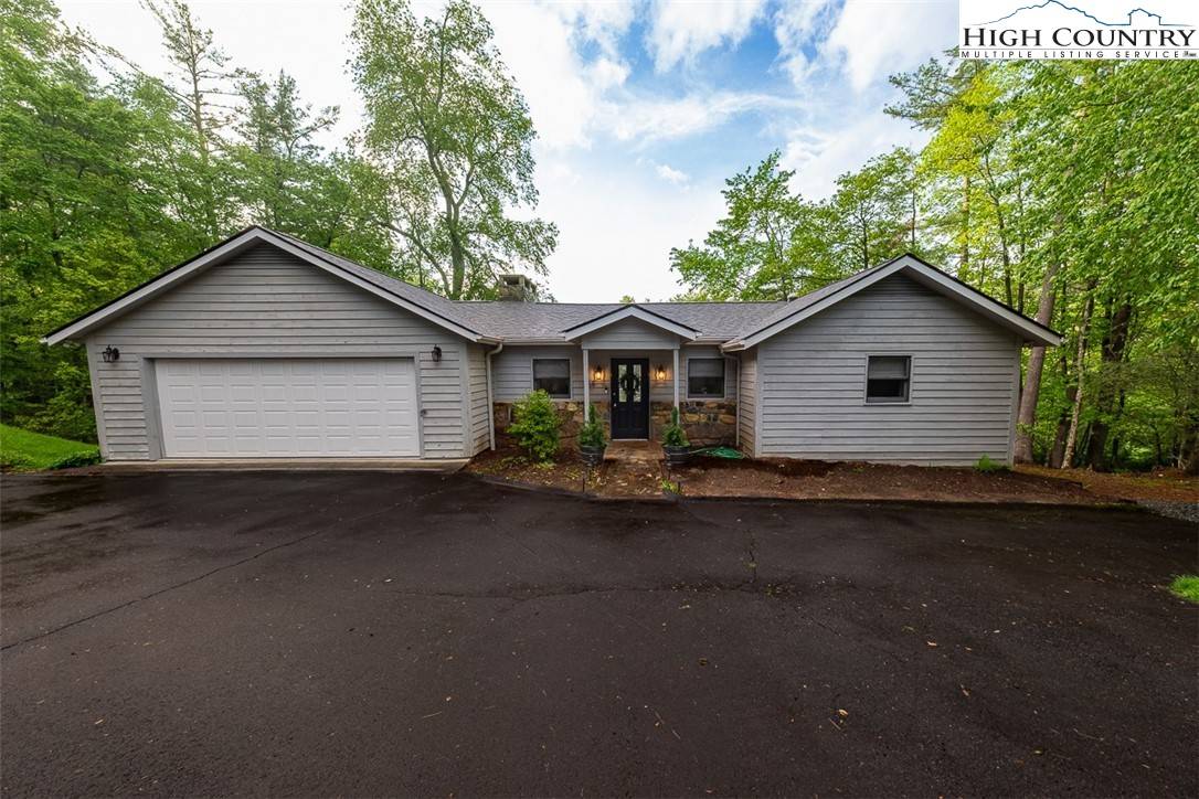 Roaring Gap, NC 28668,284 Red Bird LN