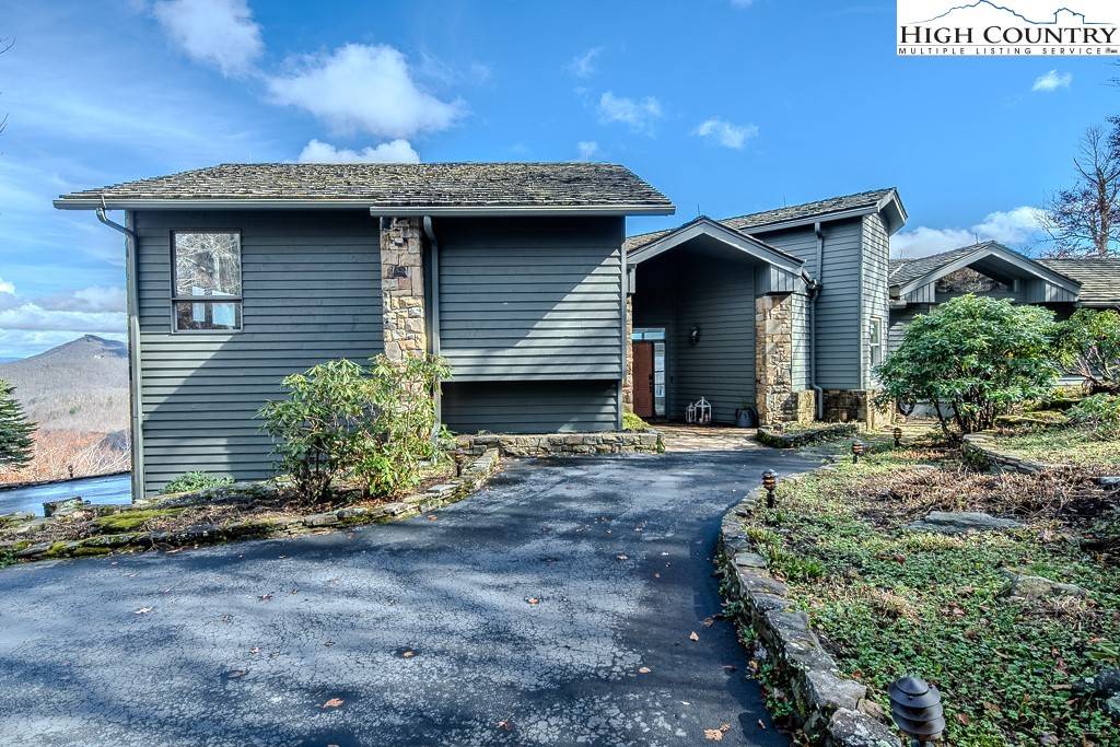 Linville, NC 28646,1027 Ridge DR