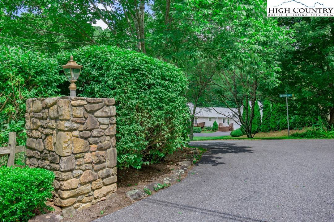 Banner Elk, NC 28604,129 Keeth DR