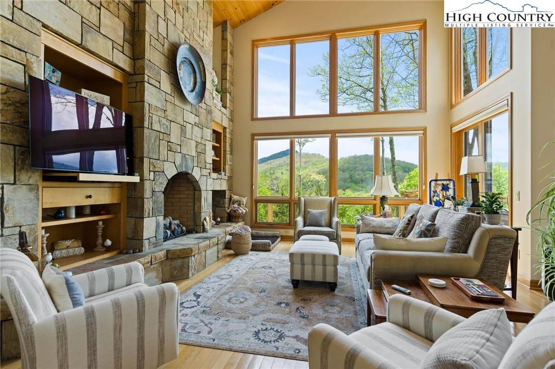Linville, NC 28646,1517 Cranberry Cove DR