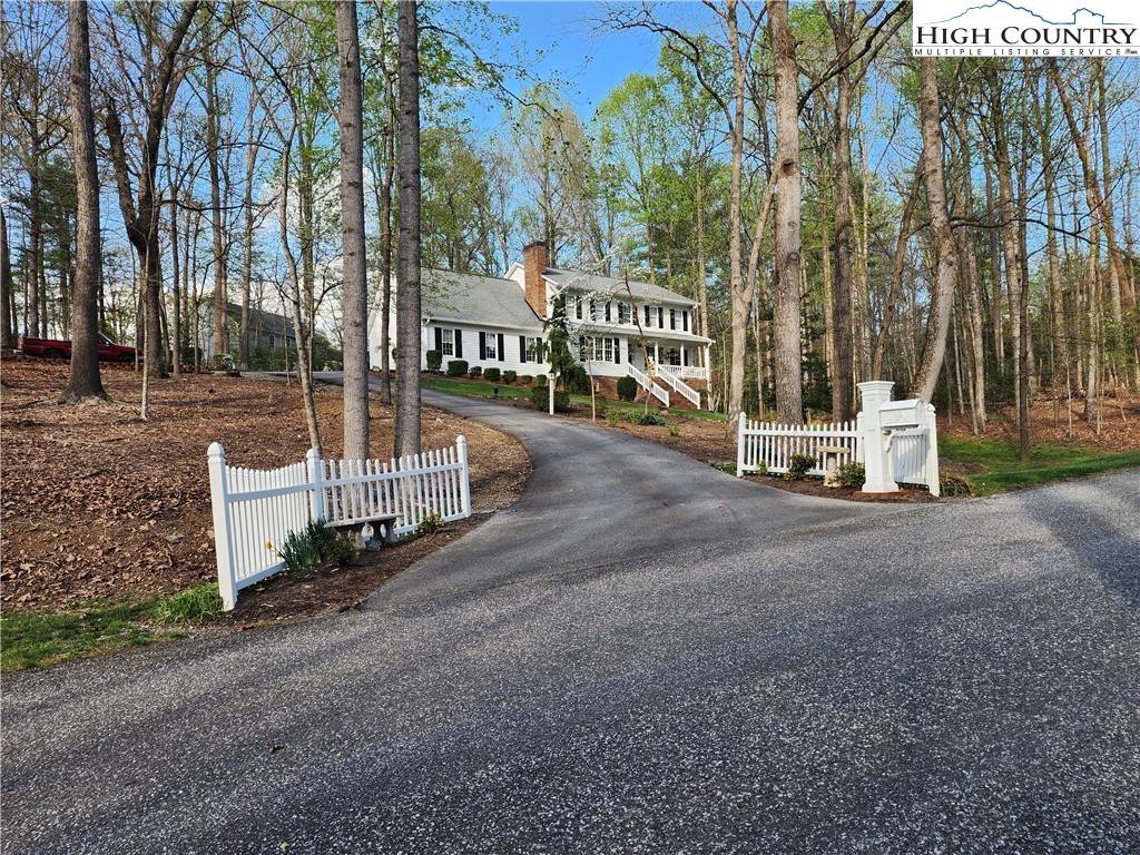 Wilkesboro, NC 28697,305 Old Farms RD