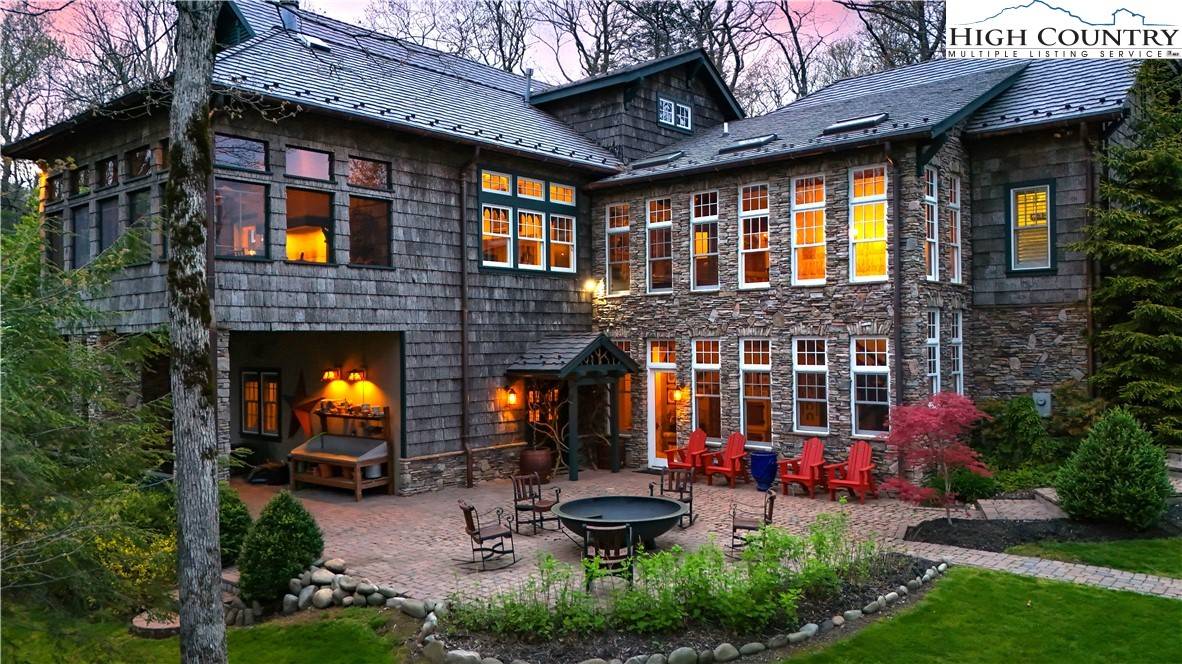 Blowing Rock, NC 28605,205 W Indrio RD