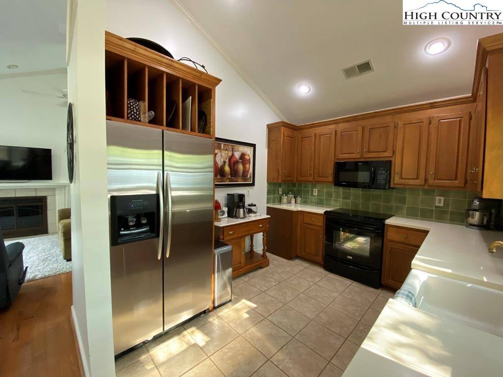 Jefferson, NC 28640,312 Glenwood DR